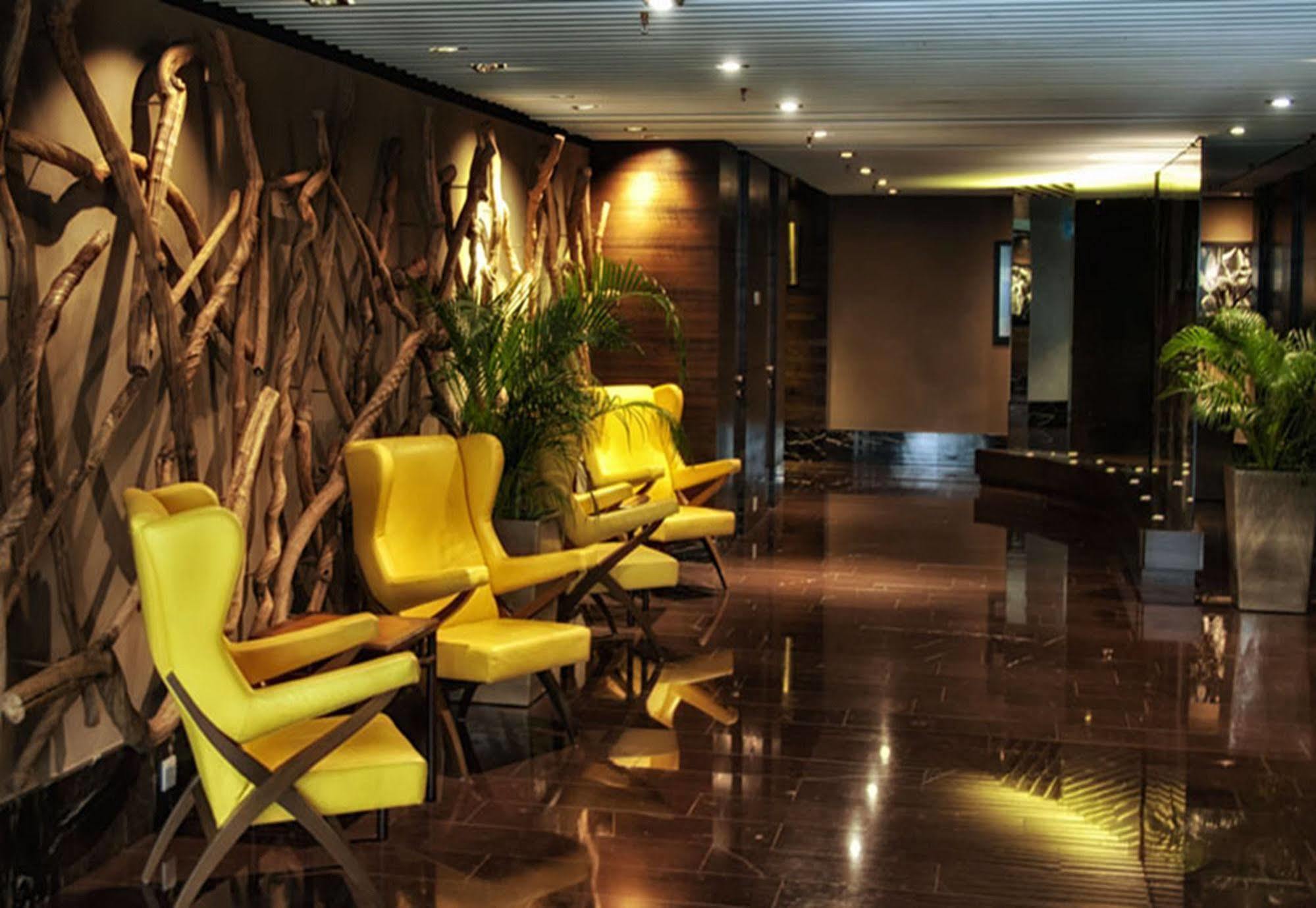 Gtower Hotel Куала Лумпур Екстериор снимка The lobby of the hotel