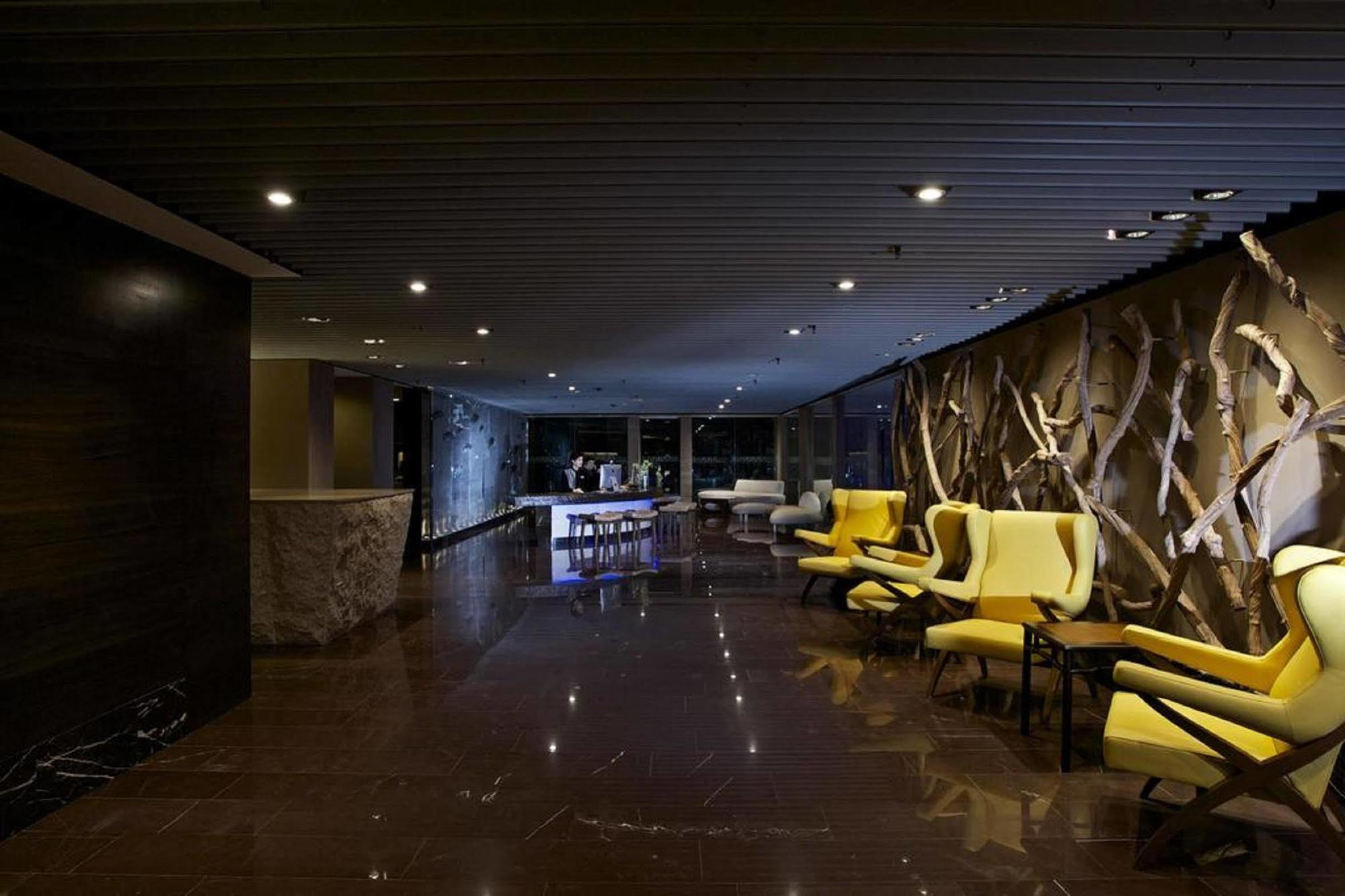 Gtower Hotel Куала Лумпур Екстериор снимка The lounge at the airport